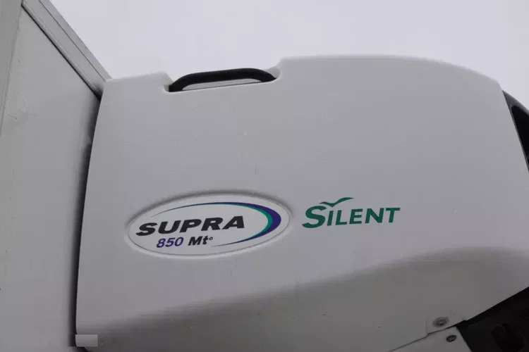 Renault D210 12T / Chłodnia Bitemperatura / 10 sztuk zdjęcie 11