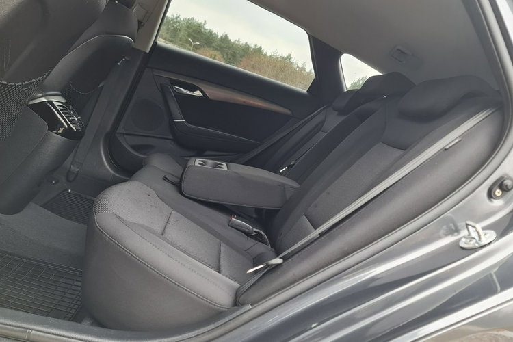 Hyundai i40 2.0 GDI 177KM # Automat # NAVI # Climatronic # Kamera # Śliczny zdjęcie 8