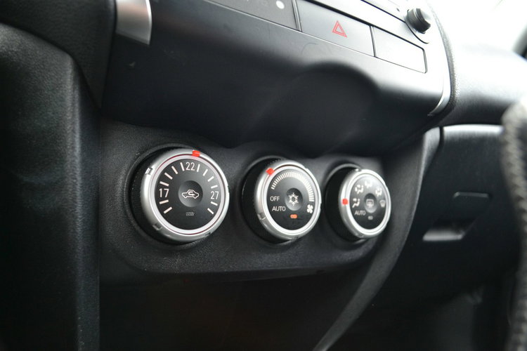 Mitsubishi ASX Piękny ASX * Klimatyzacja*Alufelgi*1.6 117KM*Zadbany*HAK* zdjęcie 21