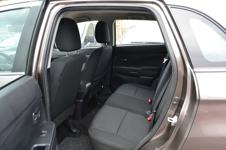 Mitsubishi ASX Piękny ASX * Klimatyzacja*Alufelgi*1.6 117KM*Zadbany*HAK* zdjęcie 7