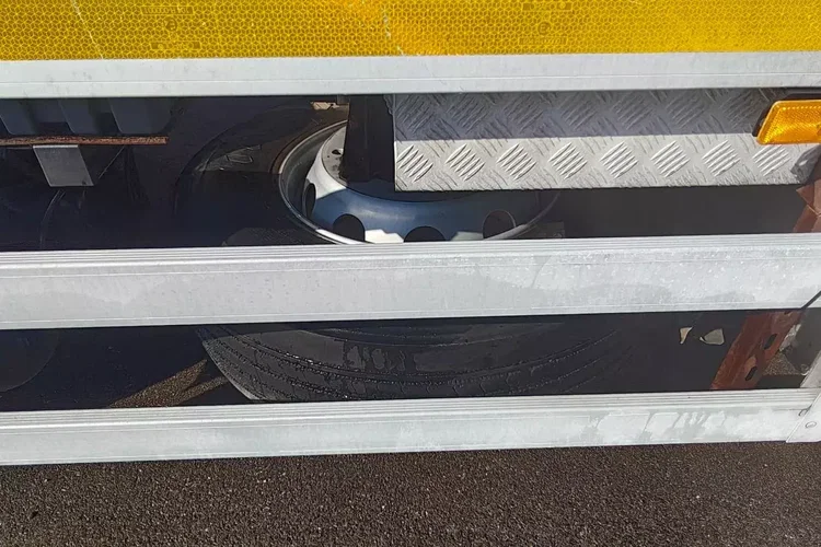 Mercedes AROCS 2545. 6x4 HAKOWIEC 20 ton zdjęcie 17