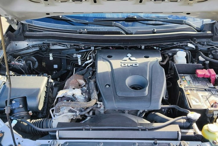 Mitsubishi L200 zdjęcie 14