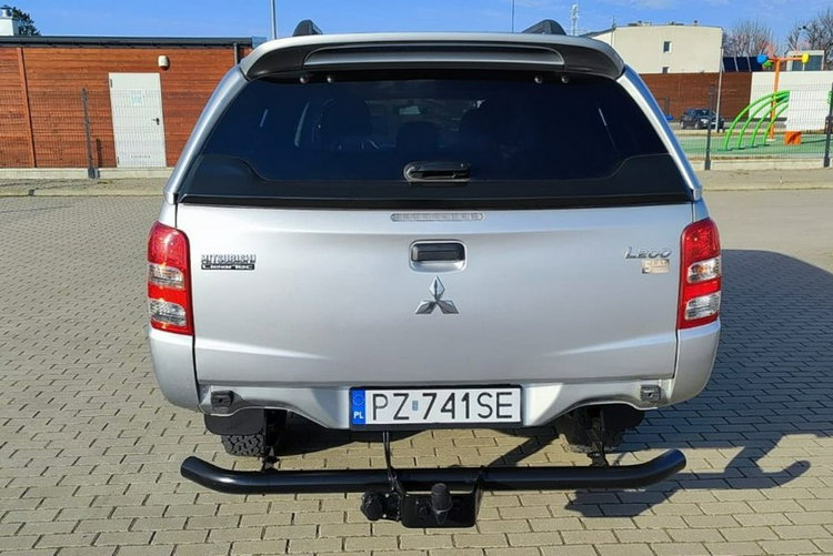 Mitsubishi L200 zdjęcie 8
