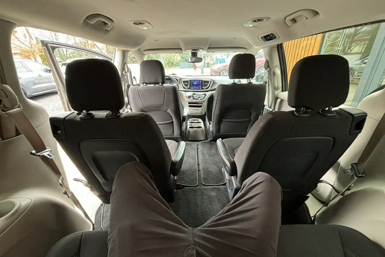 Chrysler Pacifica FV 23% / Zadbany zdjęcie 13