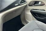 Chrysler Pacifica FV 23% / Zadbany zdjęcie 9