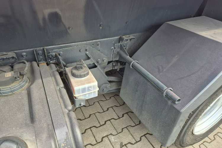 EuroCargo 100ME18 Iveco EuroCargo ML 100 E18 / CYSTERNA / MINICYSTERNA zdjęcie 15