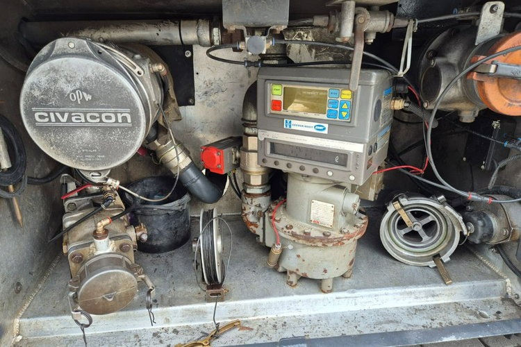 EuroCargo 100ME18 Iveco EuroCargo ML 100 E18 / CYSTERNA / MINICYSTERNA zdjęcie 41