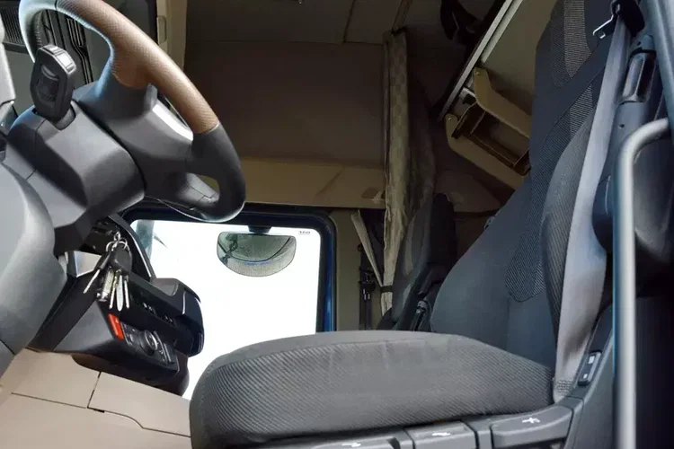 DAF XG+ 530 / ZF INTARDER / KLIMA POST. / MIĘDZYOSIE / FULL LED / ALUFELGI / zdjęcie 26