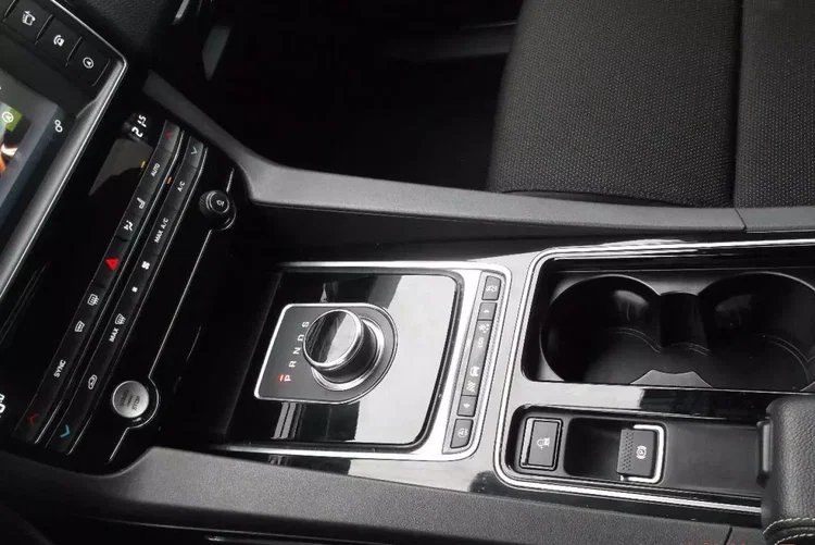 Jaguar f-pace zdjęcie 14