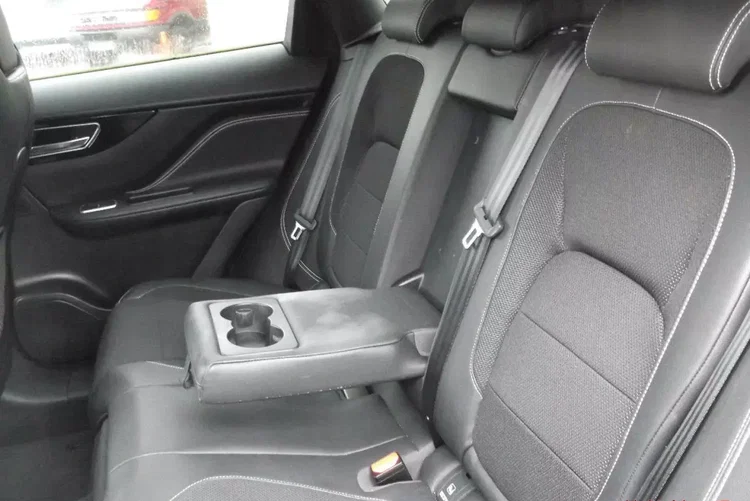 Jaguar f-pace zdjęcie 16