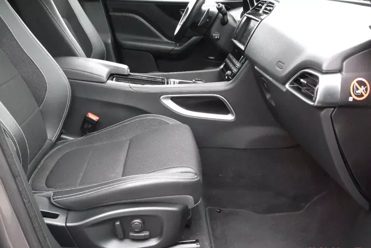 Jaguar f-pace zdjęcie 18