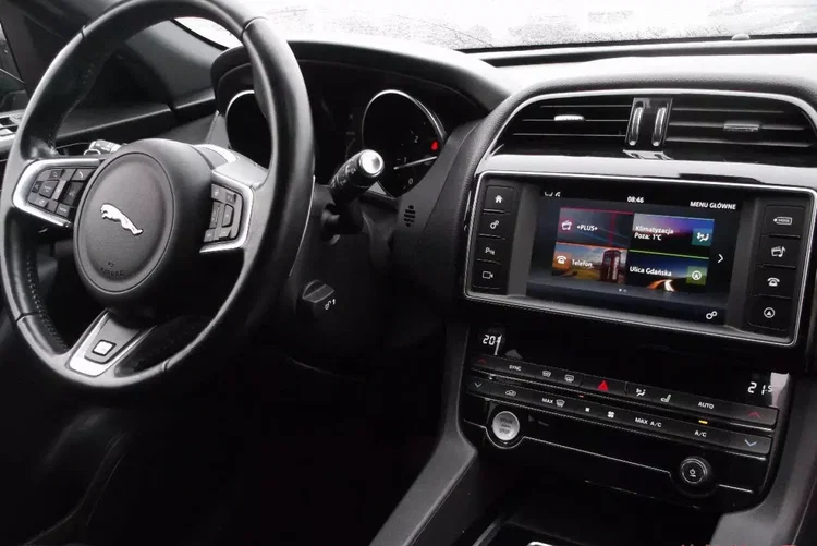 Jaguar f-pace zdjęcie 2