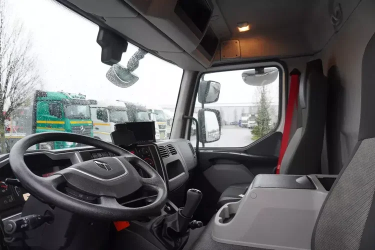 Renault D210 12T / Chłodnia Bitemperatura / 10 sztuk zdjęcie 19