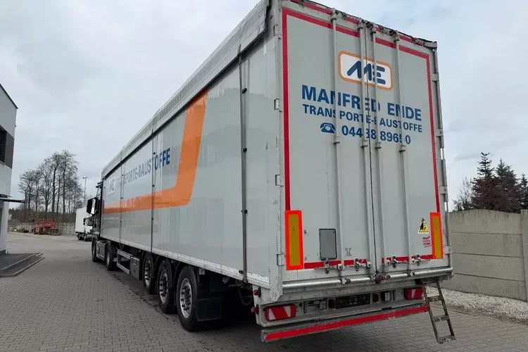 KNAPEN K100, Ruchoma podłoga 92m3, Podłoga 10 mm zdjęcie 3