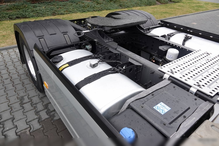 Volvo FH 500 / I-SAVE / KLIMATYZACJA POSTOJOWA / I-SHIFT / ALUFELGI zdjęcie 17