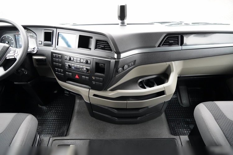 MAN TGX 18.480 / GM / RETARDER / KLIMA POSTOJOWA / NAVI zdjęcie 32