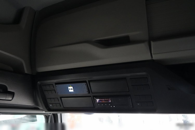 MAN TGX 18.480 / GM / RETARDER / KLIMA POSTOJOWA / NAVI zdjęcie 34