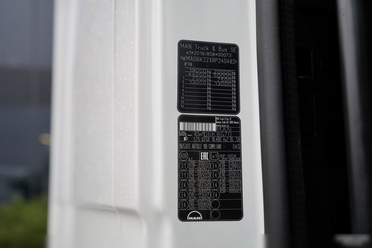 MAN TGX 18.480 / GM / RETARDER / KLIMA POSTOJOWA / NAVI zdjęcie 39
