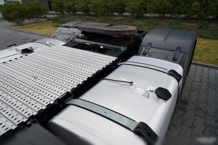 MAN TGX 18.480 / GM / RETARDER / KLIMA POSTOJOWA / NAVI zdjęcie 13