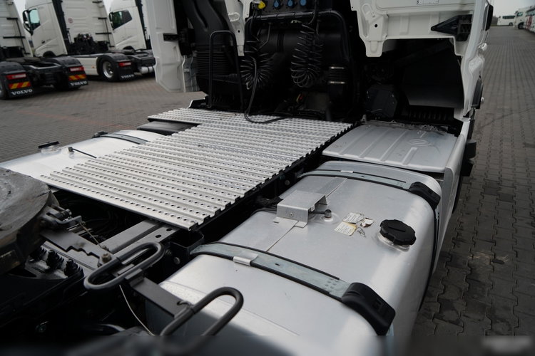 MAN TGX 18.480 / GM / RETARDER / KLIMA POSTOJOWA / NAVI zdjęcie 17