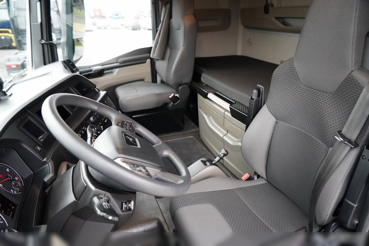 MAN TGX 18.480 / GM / RETARDER / KLIMA POSTOJOWA / NAVI zdjęcie 25