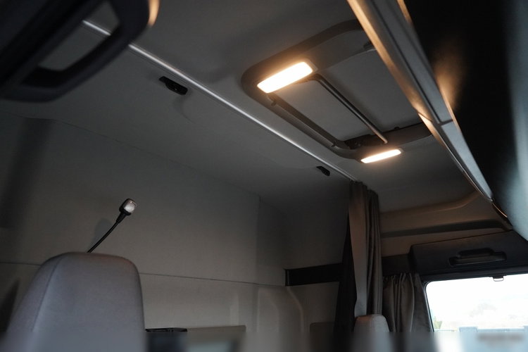 MAN TGX 18.480 / GM / RETARDER / KLIMA POSTOJOWA / NAVI zdjęcie 37