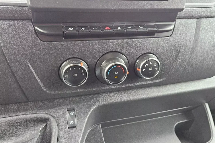 Renault Master L4H2 119999zł Netto Brygadówka 7 osób 2.3 dCi/145KM zdjęcie 26