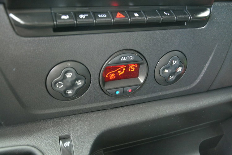 Renault Master blaszak 3-osobowy L3H2 150KM pełna opcja serwis lift zdjęcie 11