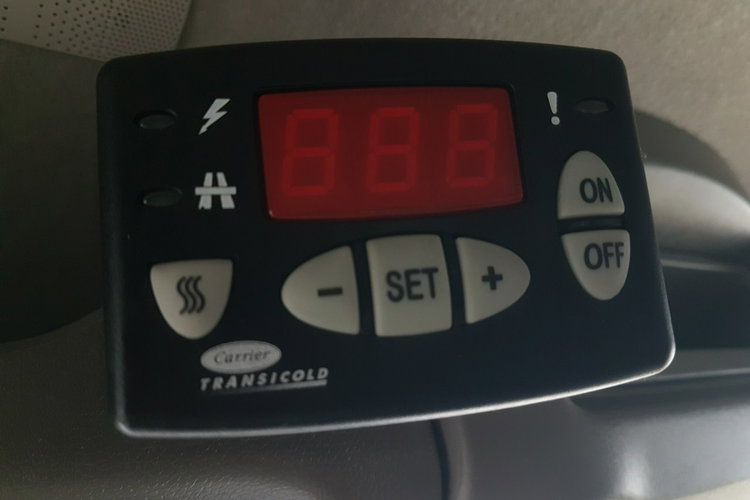 Renault Master 8EP CHŁODNIA 4.21x2.11x2.00 AGREGAT CARRIER VIENTO 350 IZOTERMA zdjęcie 26