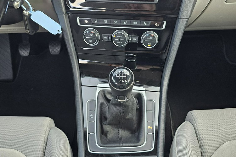 Volkswagen Golf Variant Radar, kontrola pasa, grzane fotele, kamera, alkantara, serwis, hak zdjęcie 21