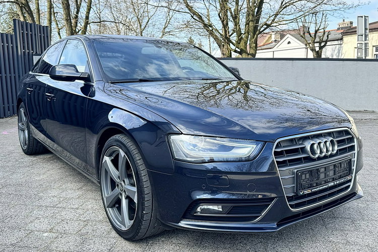 Audi A4 LIFT Bi-Xenon Navi Skóry Gwarancja zdjęcie 4