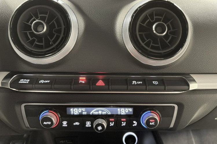 Audi A3 1.5 TSI ACT 35TFSi S-Line Sportpaket Plus Led ALU 18 MMI Z NIEMIEC zdjęcie 29