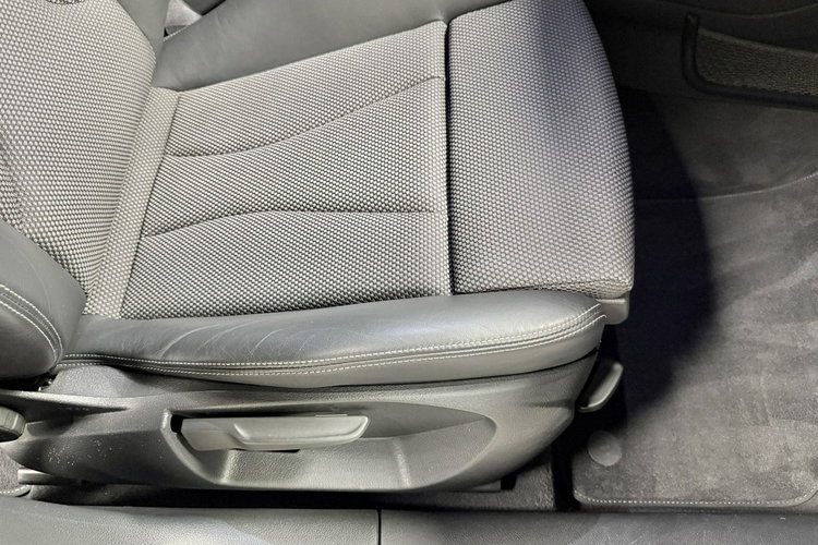 Audi A3 1.5 TSI ACT 35TFSi S-Line Sportpaket Plus Led ALU 18 MMI Z NIEMIEC zdjęcie 35