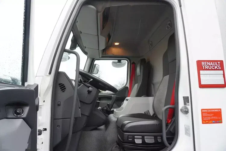 Renault D210 12T / Chłodnia Bitemperatura / 10 sztuk zdjęcie 19