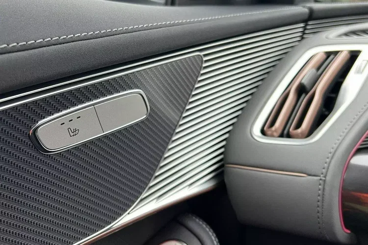 Mercedes eqc zdjęcie 15