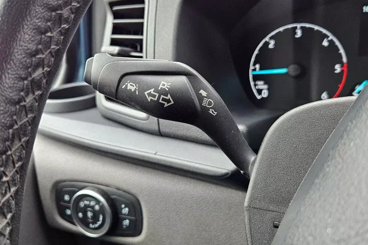 Ford transit-custom L2H1 79999zł NETTO Brygadówka 6 osób 2.0TdCi/131KM zdjęcie 23