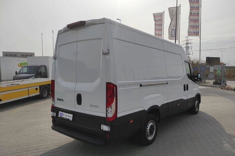 IVECO DAILY 35S16 zdjęcie 3