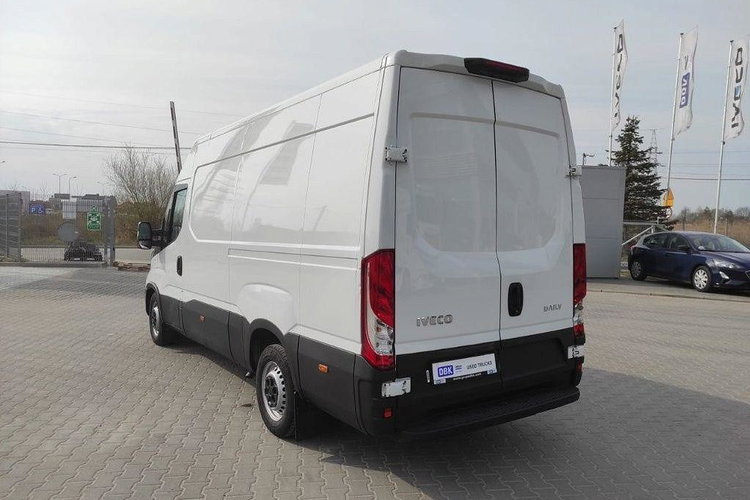 IVECO DAILY 35S16 zdjęcie 4