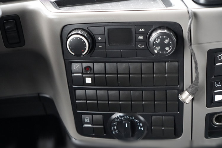 MAN TGS 41.460 / 8X8 / WYWROTKA TYLNOZSYPOWA / KH KIPPER / UAL / NAVI /  EURO 6 zdjęcie 37