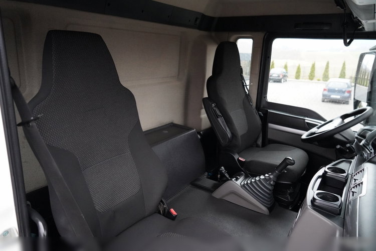 MAN TGS 41.460 / 8X8 / WYWROTKA TYLNOZSYPOWA / KH KIPPER / UAL / NAVI /  EURO 6 zdjęcie 43