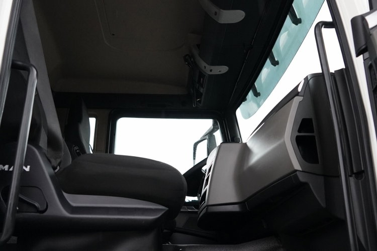 MAN TGS 41.460 / 8X8 / WYWROTKA TYLNOZSYPOWA / KH KIPPER / UAL / NAVI /  EURO 6 zdjęcie 44