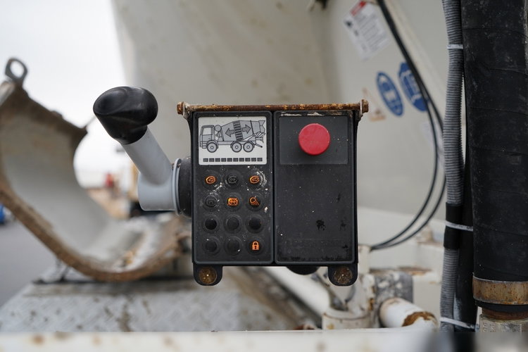 Volvo FMX 410 / 8x4 / GRUSZKA / BETONOMIESZARKA / LIEBHERR / 9 M3 / I-SHIFT/ ALUFELGI / zdjęcie 18