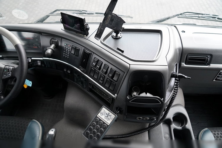 Volvo FMX 410 / 8x4 / GRUSZKA / BETONOMIESZARKA / LIEBHERR / 9 M3 / I-SHIFT/ ALUFELGI / zdjęcie 35