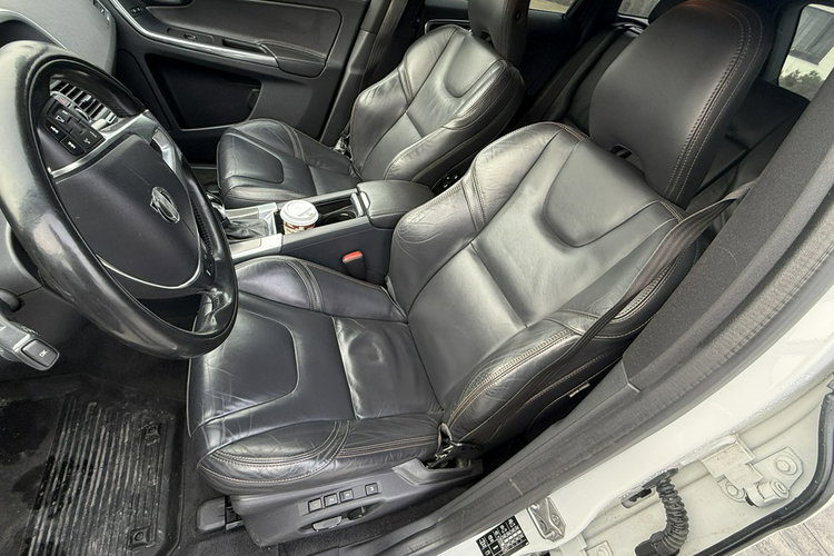 Volvo XC 60 2.0d4 automat 4x4 AWD summum skóry ledy Webasto full serwis 1.r.gwaran zdjęcie 14