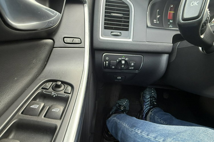 Volvo XC 60 2.0d4 automat 4x4 AWD summum skóry ledy Webasto full serwis 1.r.gwaran zdjęcie 25