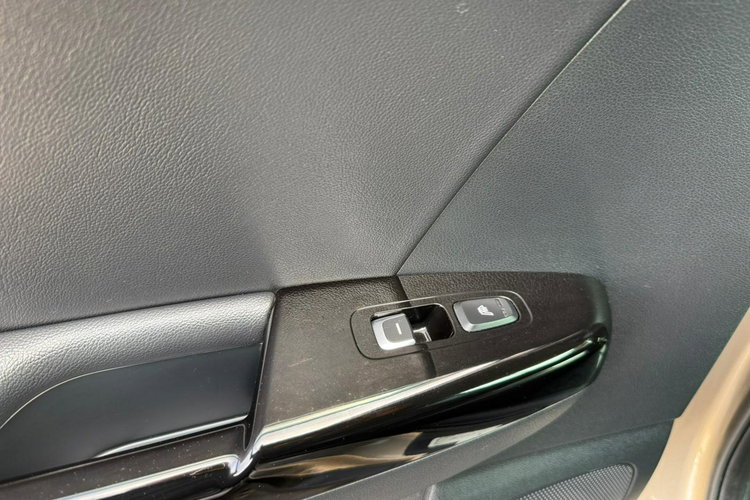 Kia Sportage zdjęcie 18