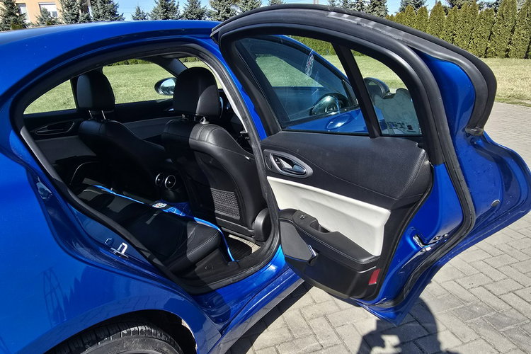 Alfa Romeo Giulia 2.0Turbo Benz. 4x4.Automat.Navi.Kam.Cof.Skóry.Łopatki. zdjęcie 23