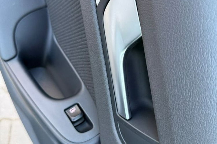 Audi A4 S-Line 1.8T Benzyna zdjęcie 22