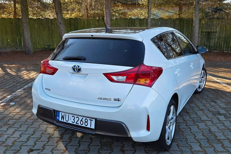 Toyota Auris 1.8 Benzyna Hybryda 136km Automat Biała Perła zdjęcie 11