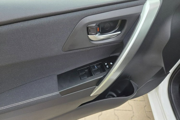 Toyota Auris 1.8 Benzyna Hybryda 136km Automat Biała Perła zdjęcie 19